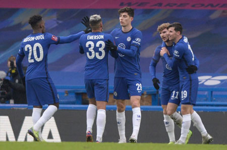 日本九名警察涉嫌非法在线赌场赌博