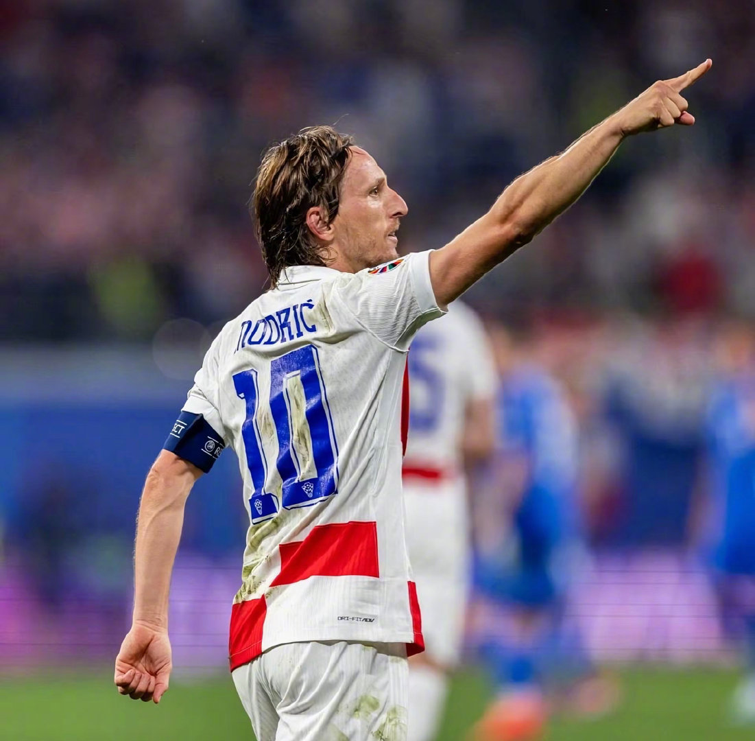 意甲战报：伊尔迪兹双响，孔塞桑屡失良机，尤文2-1卡利亚里