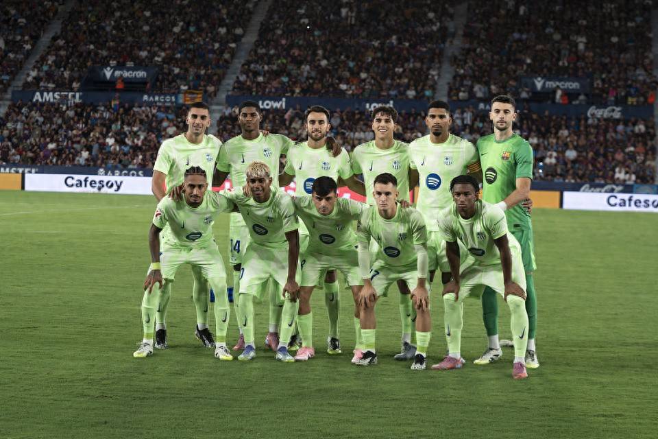 玉昆外援奥斯卡在老家开车时车辆突然起火，好在人没事